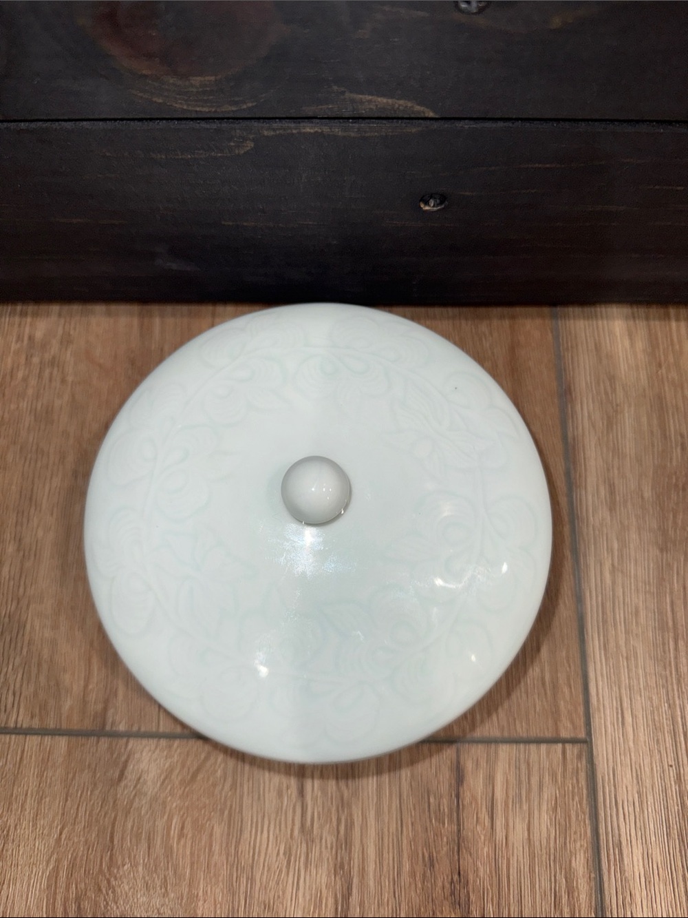 Korean CELADON Lid Circle Trinket Lotus Flower Box 4.5 inches round - light blue - Picture 4 of 5
